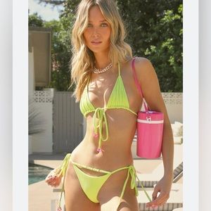 Frankies Bikinis Set